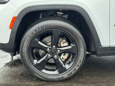 Used 2023 Jeep Grand Cherokee Altitude image 51