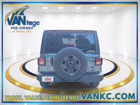 Used 2024 Jeep Wrangler Unlimited Sport AWD/4WD image 7