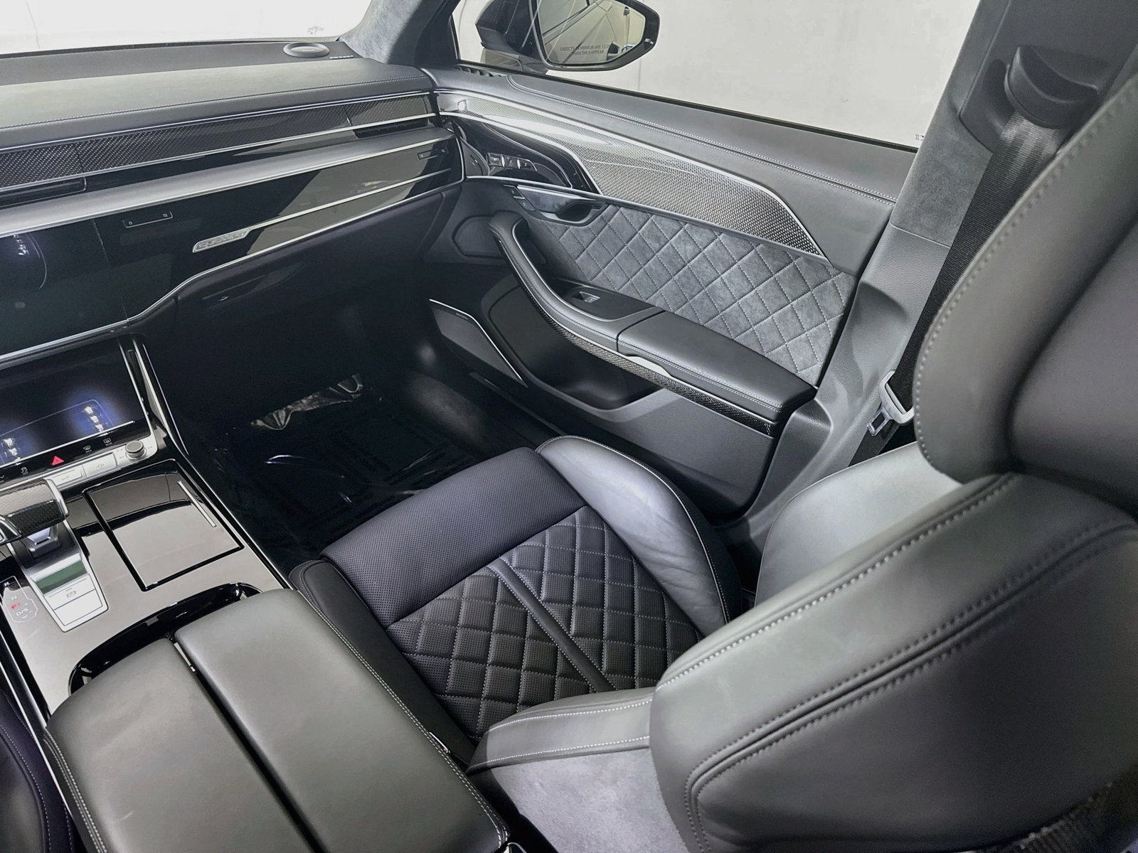 Certified 2025 Audi S8 w/ Executive Package AWD/4WD image 23