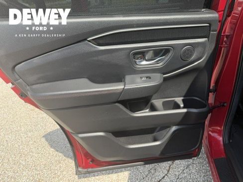 Used 2025 Honda Pilot Black Edition image 26