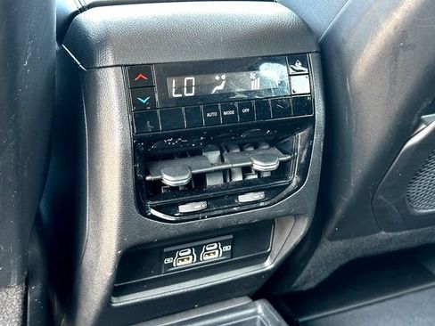 Used 2023 Jeep Grand Cherokee L Laredo RWD image 21