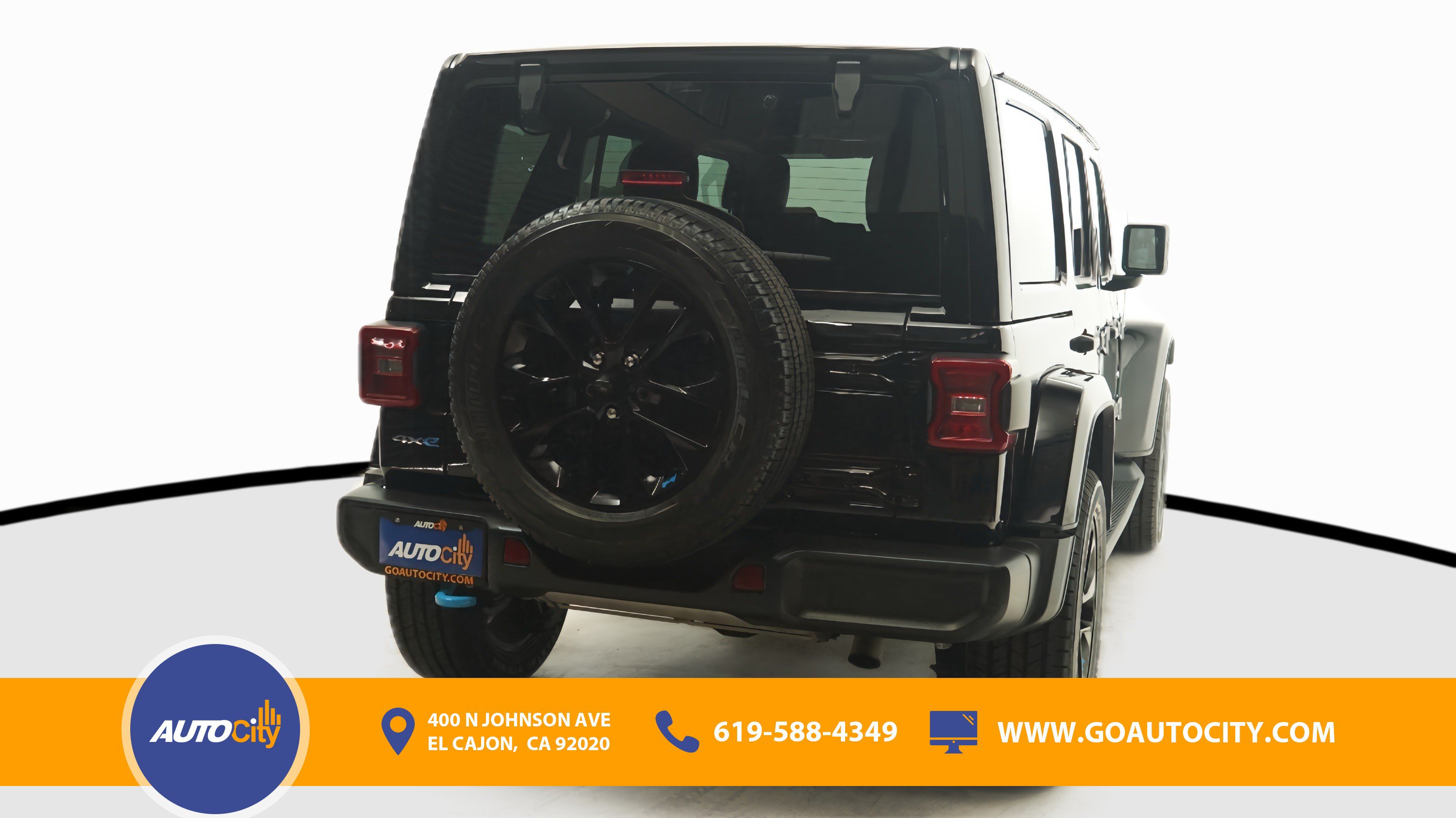 Used 2023 Jeep Wrangler Unlimited Sahara w/ Cold Weather Group AWD/4WD image 10