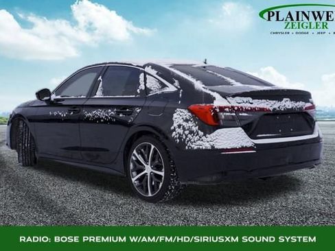 Used 2022 Honda Civic Touring image 2