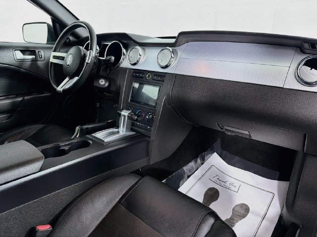 Used 2006 Ford Mustang GT Premium RWD image 28
