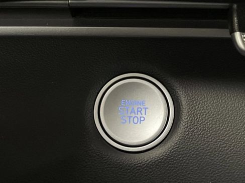 Used 2021 Hyundai Elantra Blue image 21