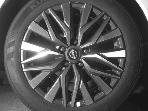 Used 2025 Nissan Altima 2.5 SV FWD image 15