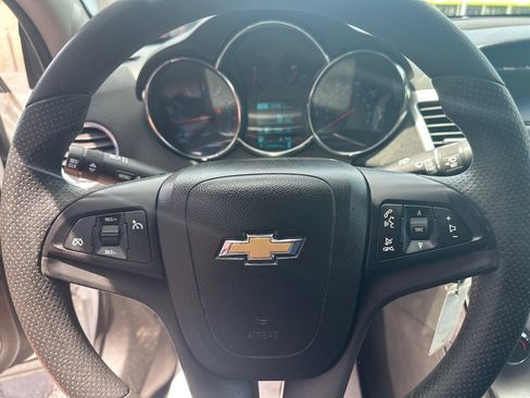 Used 2016 Chevrolet Cruze LT w/ Sun And Sound Package FWD image 23