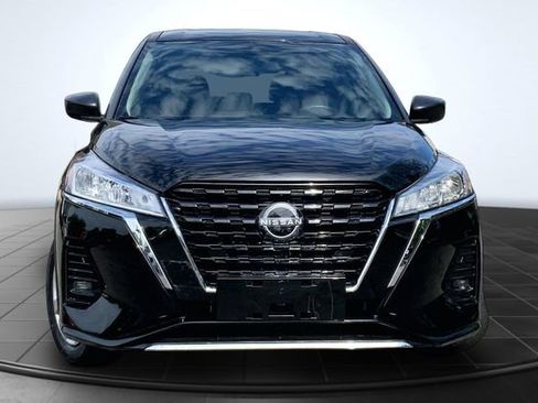 Used 2022 Nissan Kicks S FWD image 3