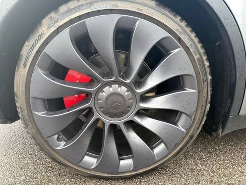 Used 2025 Tesla Model Y Performance AWD/4WD image 17