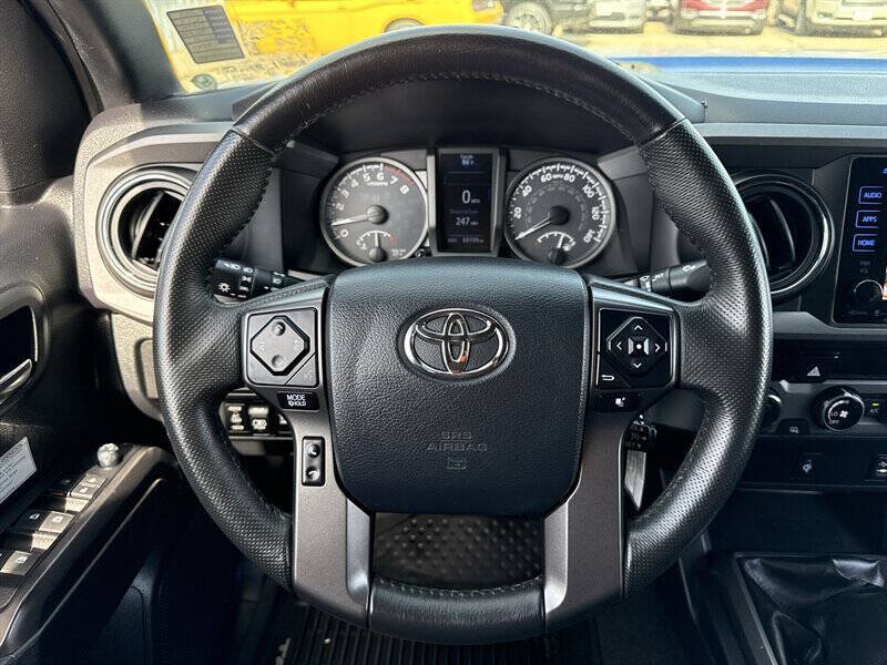 Used 2017 Toyota Tacoma TRD Off-Road w/ Tow Package AWD/4WD image 25