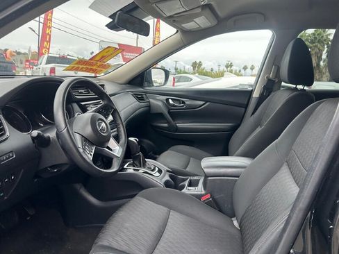 Used 2018 Nissan Pathfinder SL FWD image 15