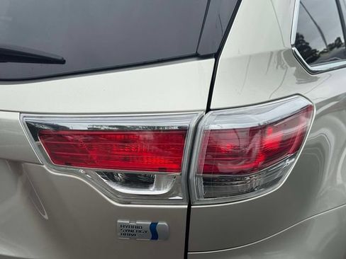 Used 2016 Toyota Highlander Limited w/ Protection Package #3 AWD/4WD image 13