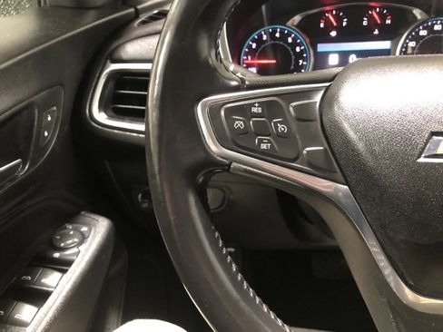 Used 2019 Chevrolet Equinox LT w/ Sun & Navigation Package image 24