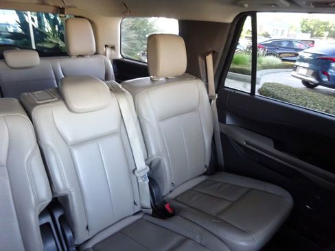 Used 2020 Ford Expedition XLT w/ Equipment Group 202A RWD image 16