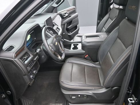 Used 2024 Chevrolet Tahoe High Country AWD/4WD image 10