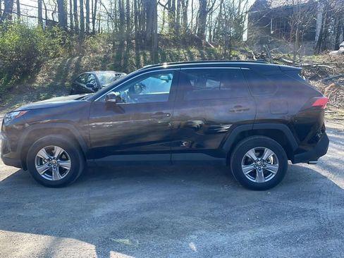 Used 2025 Toyota RAV4 XLE image 5