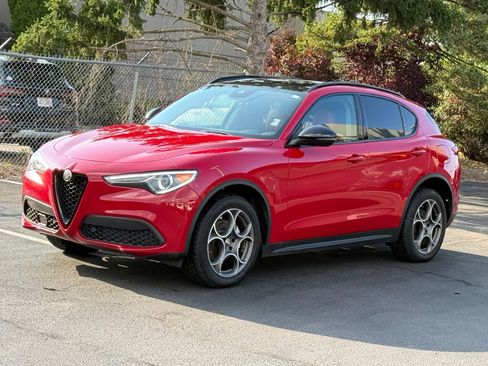 Used 2021 Alfa Romeo Stelvio Sprint w/ Nero Edizione AWD/4WD image 8