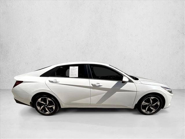 Used 2023 Hyundai Elantra SEL w/ Convenience Package FWD image 5
