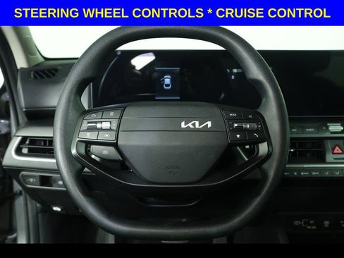 Used 2025 Kia K4 LXS image 4