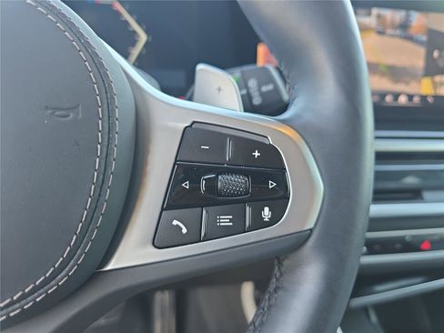 Used 2024 BMW X7 xDrive40i w/ M Sport Package image 27