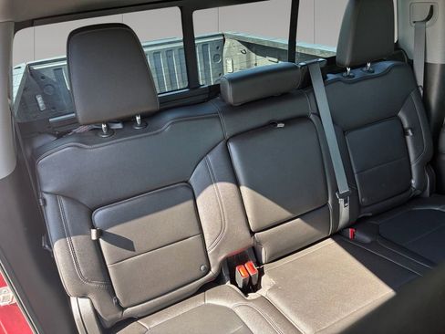 Used 2019 Chevrolet Silverado 1500 LTZ w/ LTZ Premium Package AWD/4WD image 18