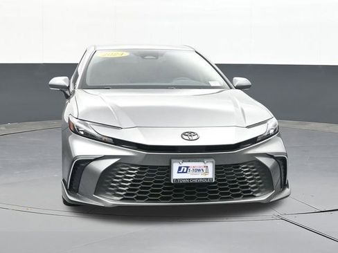 Used 2025 Toyota Camry SE w/ Convenience Package image 24