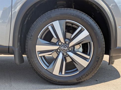 Certified 2022 Nissan Rogue SL w/ SL Premium Package image 10