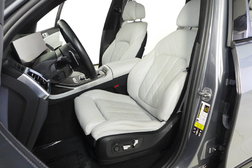 Used 2023 BMW X7 xDrive40i w/ M Sport Package AWD/4WD image 23
