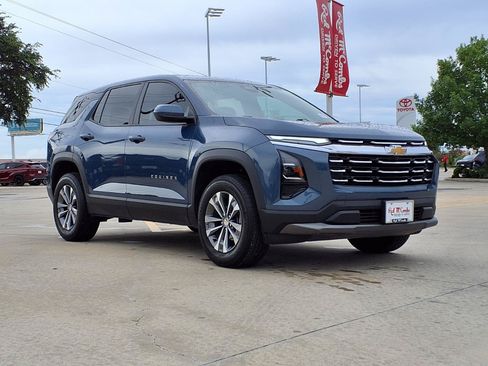 Used 2026 Chevrolet Equinox LT FWD image 3