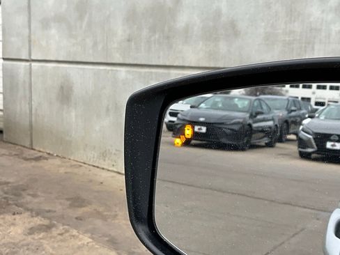 Used 2025 Nissan Versa SV image 19