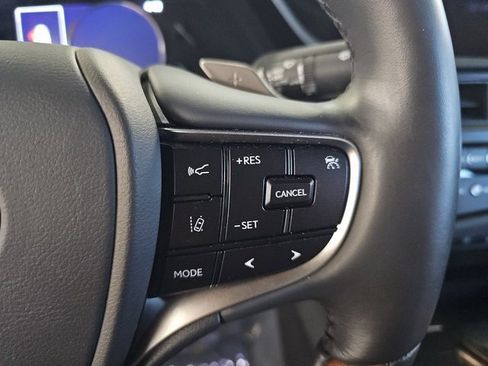 Certified 2025 Lexus ES 300h Ultra Luxury w/ Accessory Package (Z2) image 19