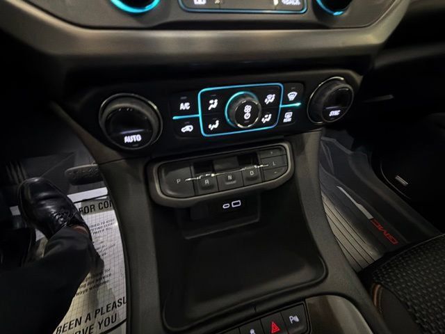 Used 2023 GMC Acadia AT4 AWD/4WD image 25