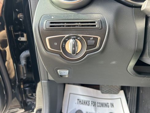 Used 2022 Mercedes-Benz GLC 300 w/ Premium Package Lite image 7