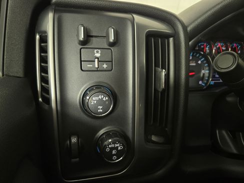 Used 2017 Chevrolet Silverado 1500 LT w/ All Star Edition AWD/4WD image 24
