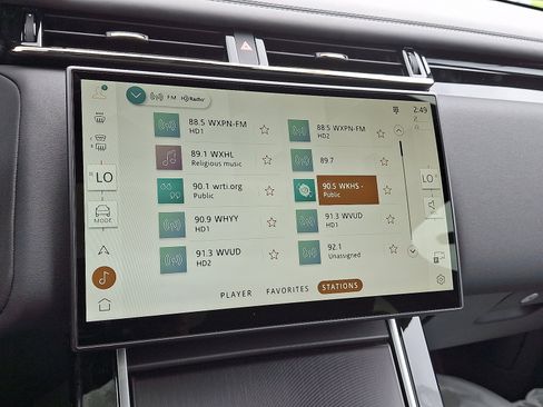 Certified 2026 Land Rover Range Rover Velar Dynamic SE image 9