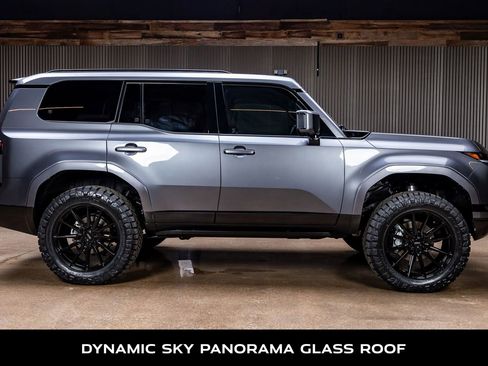 Used 2025 Lexus GX 550 image 11