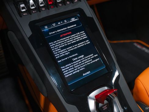 Used 2020 Lamborghini Huracan EVO AWD/4WD image 7