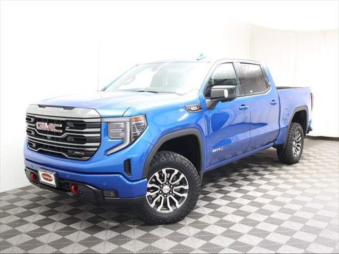Certified 2023 GMC Sierra 1500 AT4 w/ AT4 Premium Package AWD/4WD image 1