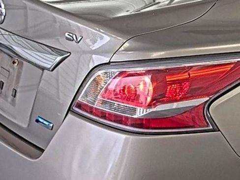 Used 2014 Nissan Altima 2.5 SV FWD image 6