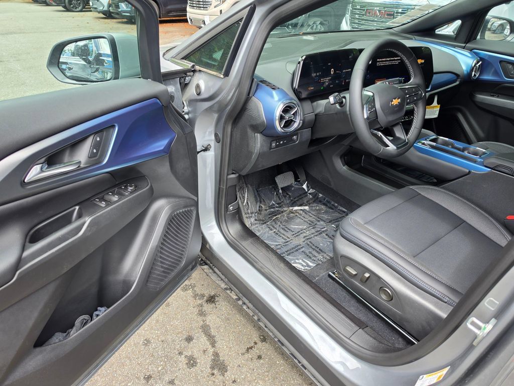 New 2026 Chevrolet Equinox EV LT AWD/4WD image 19