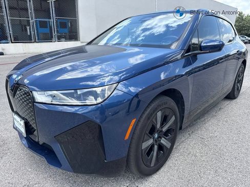 Used 2023 BMW iX xDrive50 w/ Sport Package AWD/4WD image 1