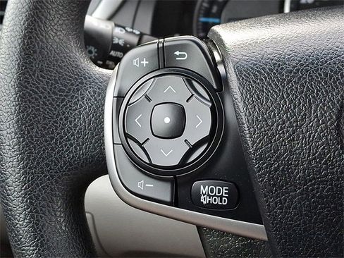 Used 2013 Toyota Camry LE image 20