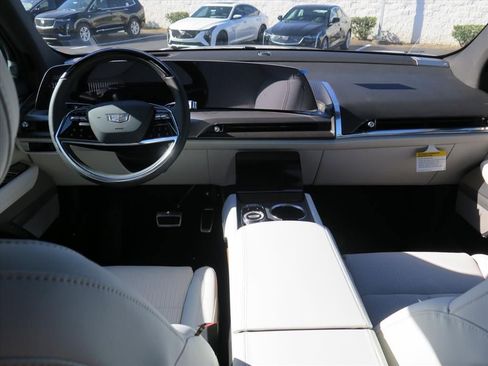 New 2026 Cadillac Vistiq Sport image 23