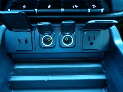 Used 2018 GMC Sierra 1500 SLT w/ SLT Premium Package image 29