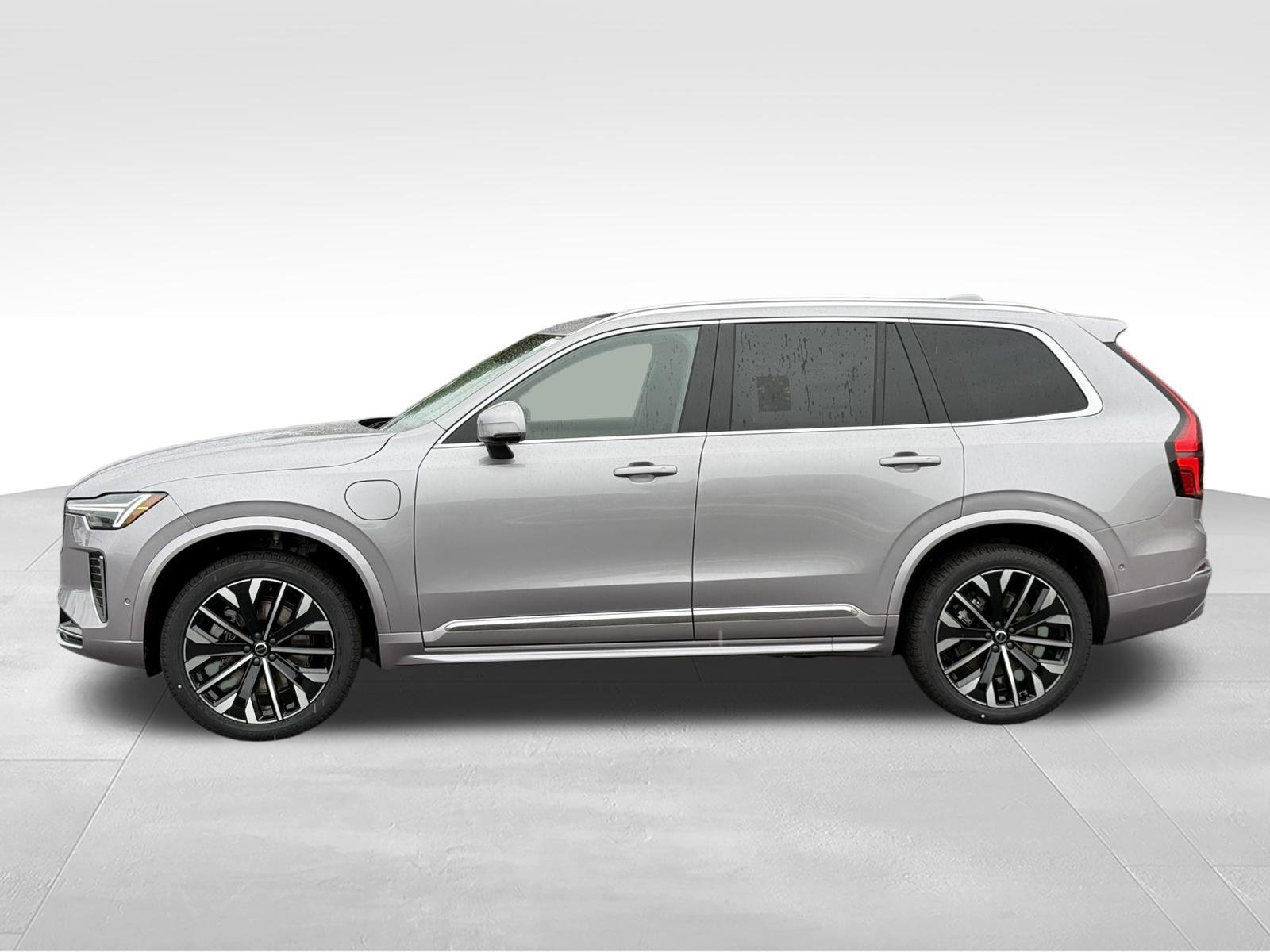 New 2026 Volvo XC90 T8 Plus w/ Protection Package Premier AWD/4WD image 2
