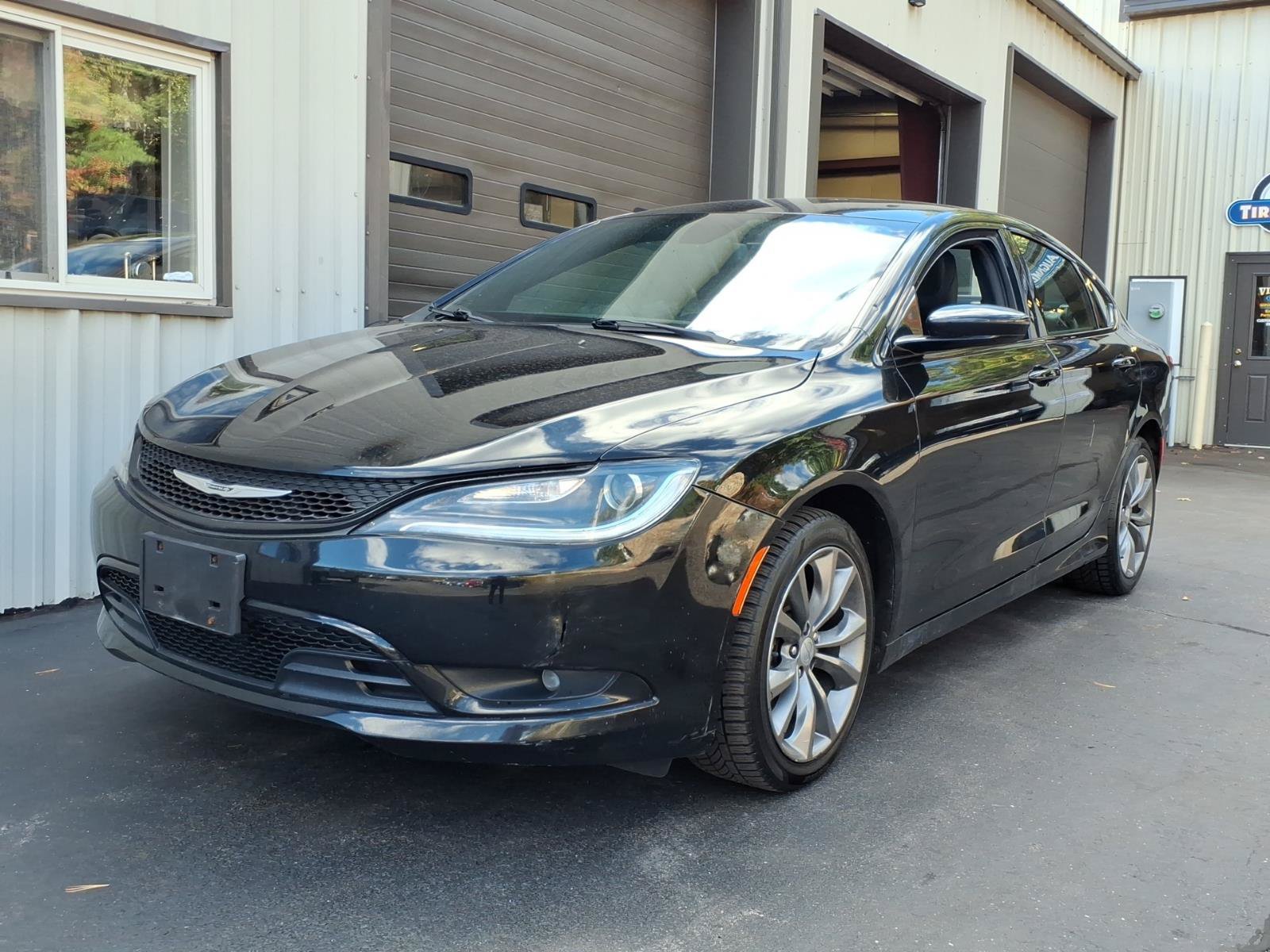 Used 2016 Chrysler 200 S FWD image 2