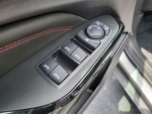 Used 2026 Chevrolet Trax RS w/ Sunroof Package FWD image 28