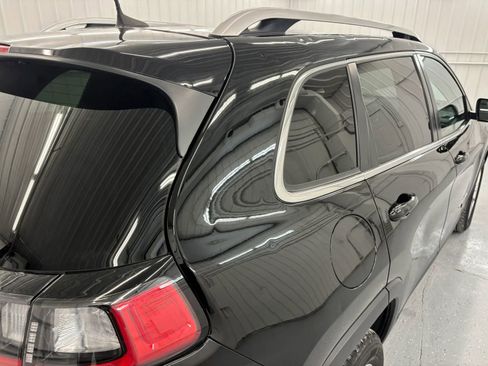 Used 2019 Jeep Cherokee Latitude w/ Popular Appearance Group FWD image 23
