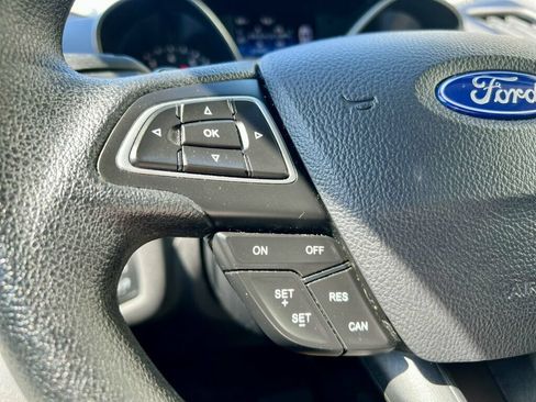 Used 2017 Ford Escape SE w/ Equipment Group 201A FWD image 19