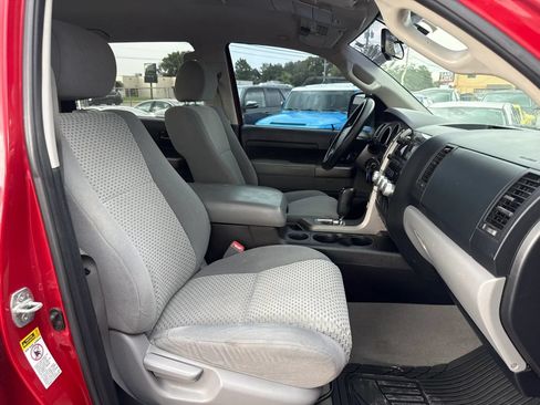 Used 2011 Toyota Tundra 4x4 CrewMax w/ SR5 Pkg image 12